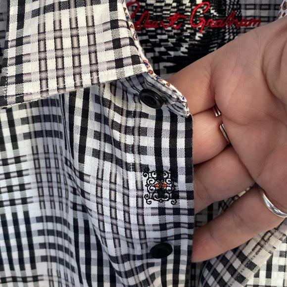 Robert Graham Button Down Long Sleeve Shirt. Black, White, Beige Pattern. Size M - Picture 9 of 16